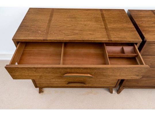 Pair Of Heritage Henredon Mid Century Modern Dressers