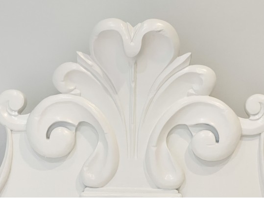 Elegant French Bedstead With Fleur De Lis Finial 