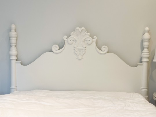 Elegant French Bedstead With Fleur De Lis Finial 