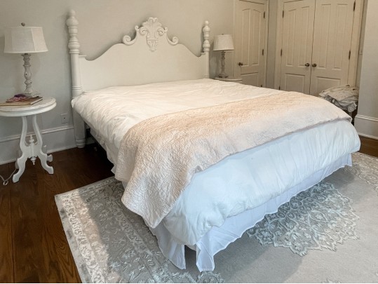 Elegant French Bedstead With Fleur De Lis Finial 