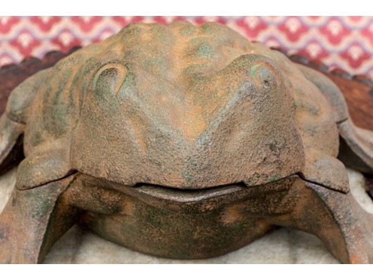 Vintage Vase Iron Garden Frog