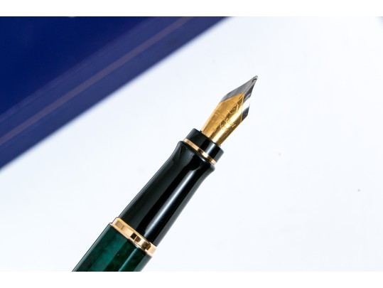Bentley Green Mottled Fountain Pen