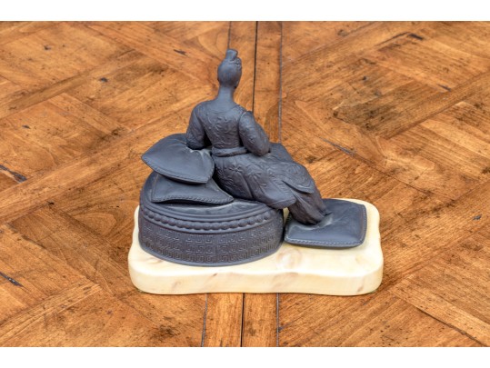 Lovely Baker Knapp & Tubbs Reclining Woman