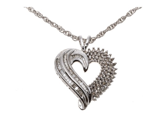 14k White Gold And Diamond Heart Pendant Necklace