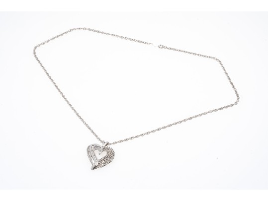 14k White Gold And Diamond Heart Pendant Necklace