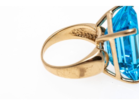 10K Yellow Gold Blue Topaz Statement Ring, Size 5