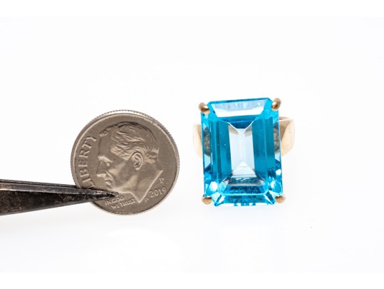 10K Yellow Gold Blue Topaz Statement Ring, Size 5