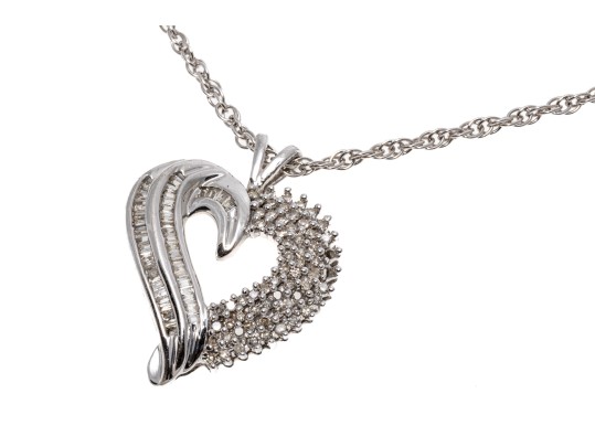 14k White Gold And Diamond Heart Pendant Necklace
