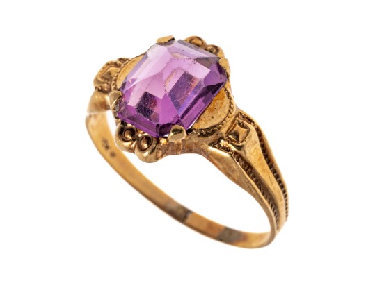 10k Gold Vintage Light Purple Glass Ring, Size Approximately 5.75
