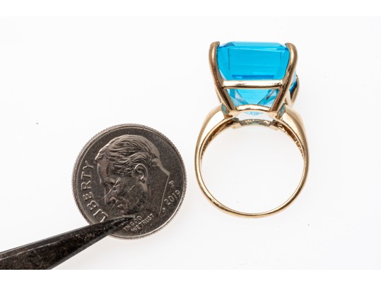 10K Yellow Gold Blue Topaz Statement Ring, Size 5