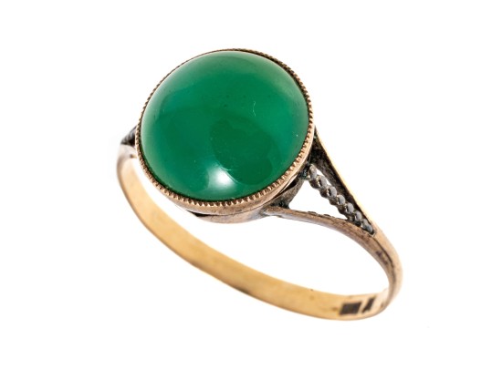 14k Yellow Gold Pretty Vintage Round Cabachon Green Chalcedony Ring, Size 7.75