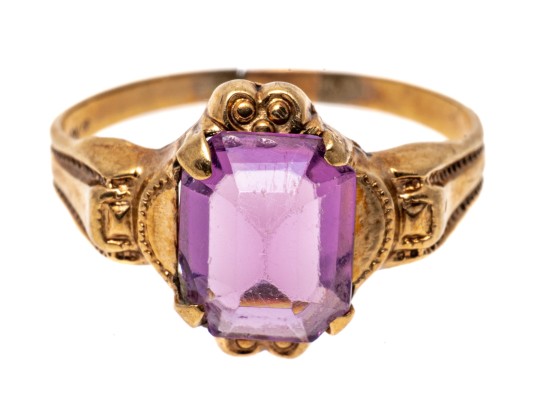 10k Gold Vintage Light Purple Glass Ring, Size Approximately 5.75