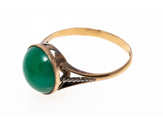 14k Yellow Gold Pretty Vintage Round Cabachon Green Chalcedony Ring, Size 7.75