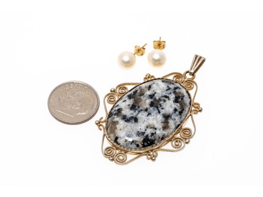 Lot Of Two Jewelry Pieces Including A Pair Of 14k Cultured Pearl Earrings