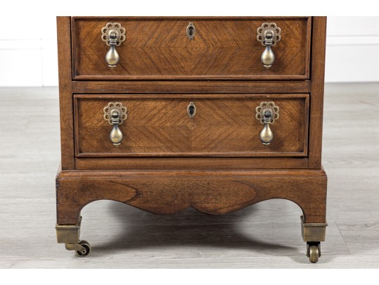 Hekman Furniture Georgian Style Chest Of Drawers