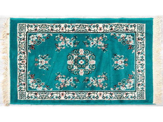 Hand-Woven Oriental Teal Wool Scatter Rug (3'4
