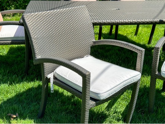 Brown Jordan Outdoor Dining Table With Six Armchairs
