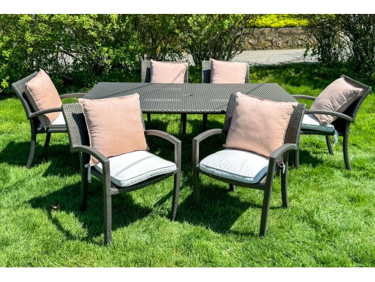 Brown Jordan Outdoor Dining Table With Six Armchairs