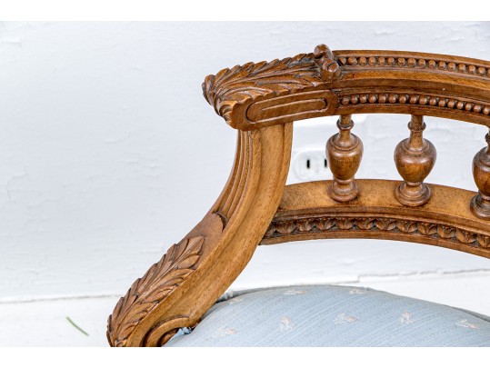 Adorable Vintage Carved Vanity Chair