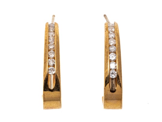 14k Yellow Gold Striking Diamond G  Set Hoop 