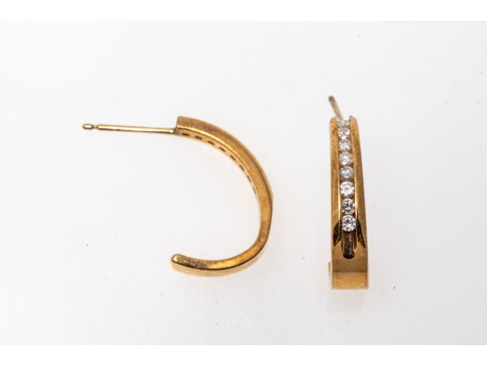 14k Yellow Gold Striking Diamond G  Set Hoop 
