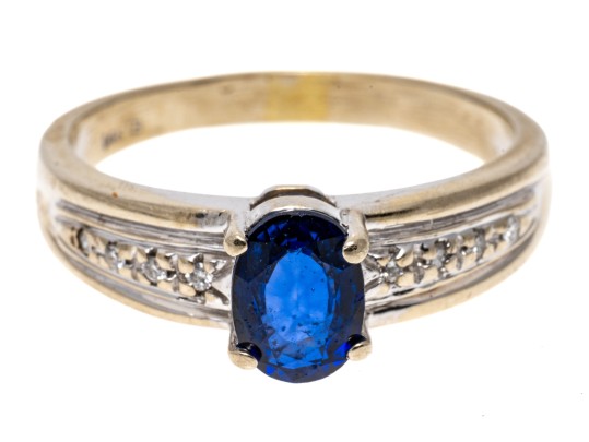 14k Gold Striking Oval Blue Sapphire And Diamond Ring, Size 7.75