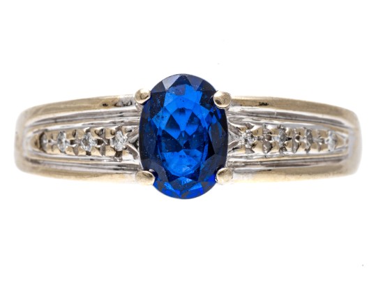 14k Gold Striking Oval Blue Sapphire And Diamond Ring, Size 7.75