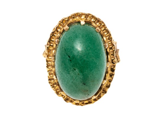 14k Yellow Gold Striking Chunky Vintage Oval Cabachon Green Jade Ring, Size 5.25