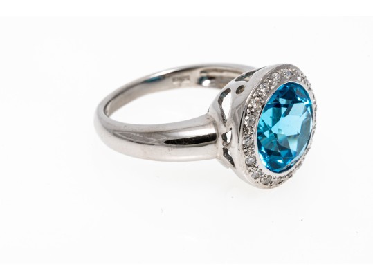 Bright Topaz And Diamond Contemporary 18K White Gold Ring, Size 6.5+