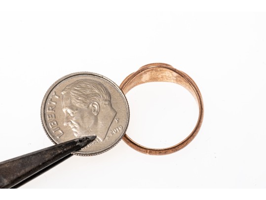 9k Rose Gold Antique Ribbed Signet Ring, Size 5.75