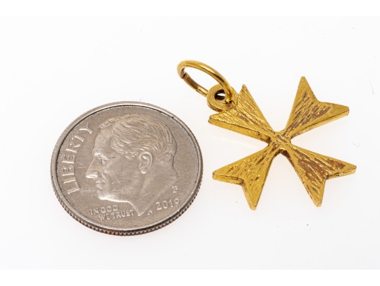 18k Yellow Gold Handsome Maltese Cross