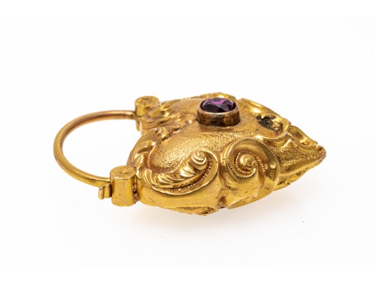 14k Yellow Gold Beautiful Antique Repousse Puffed Heart Locket