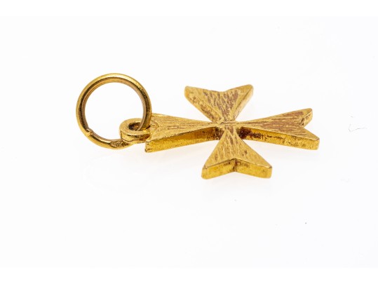 18k Yellow Gold Handsome Maltese Cross