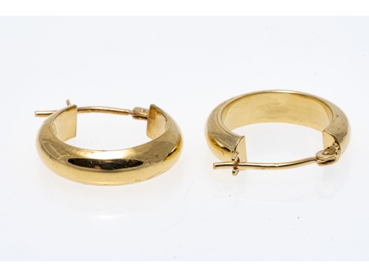 18k Yellow Gold Huggie Hoop Earrings