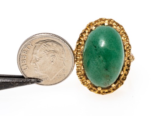 14k Yellow Gold Striking Chunky Vintage Oval Cabachon Green Jade Ring, Size 5.25