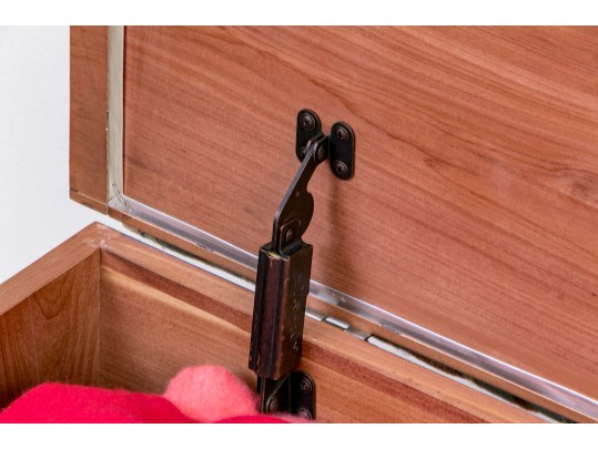 Beautiful Vintage Lane Cedar Chest