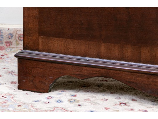 Beautiful Vintage Lane Cedar Chest