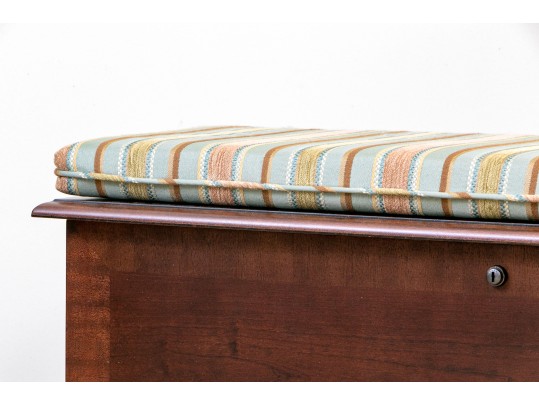 Beautiful Vintage Lane Cedar Chest