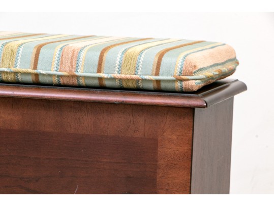 Beautiful Vintage Lane Cedar Chest