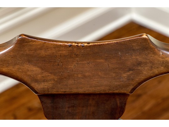 Stunning Vintage Queen Anne Style Mahogany Armchair