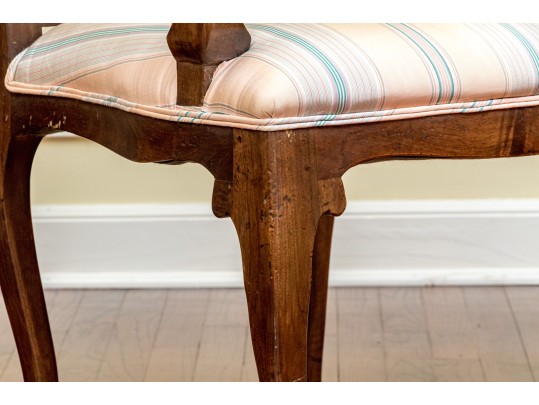 Stunning Vintage Queen Anne Style Mahogany Armchair