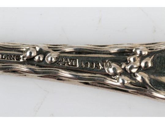 Tiffany & Co. Sterling Silver Wave Edge Solid Pickle Serving Knife