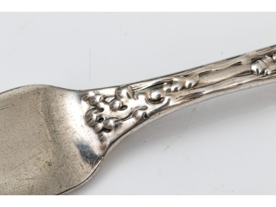 Tiffany & Co. Sterling Silver Wave Edge Solid Pickle Serving Knife