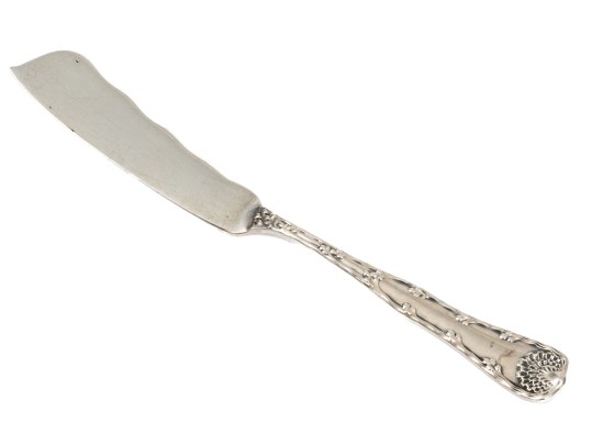 Tiffany & Co. Sterling Silver Wave Edge Solid Pickle Serving Knife