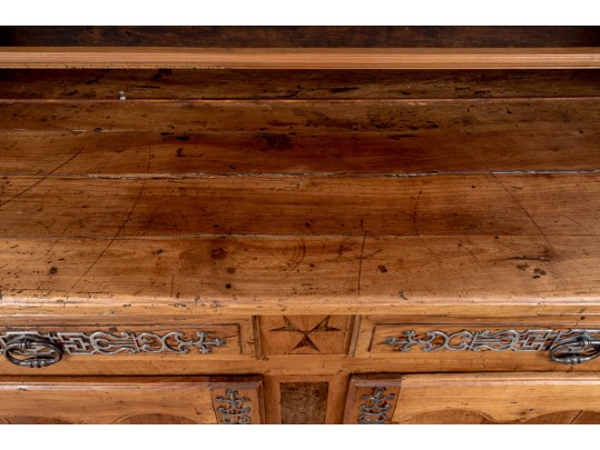 An Excellent Antique French Vaisselier, 18th Century 