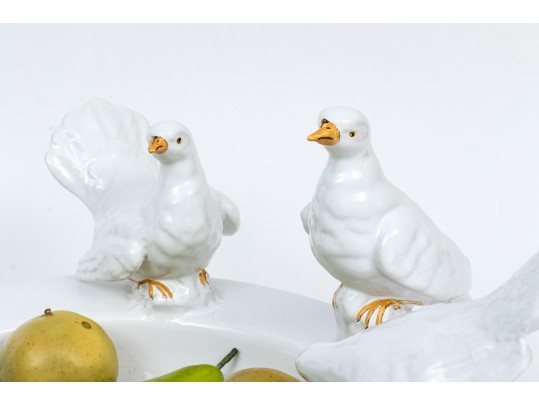 Decorative Ceramic Bird Bath Form Bowl With Five Moulded Doves