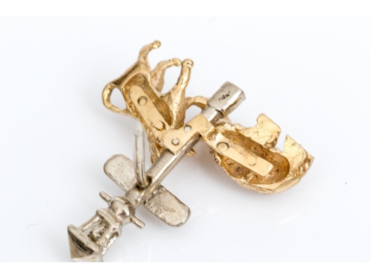 14K Wall Street Bull And Bear Brooch