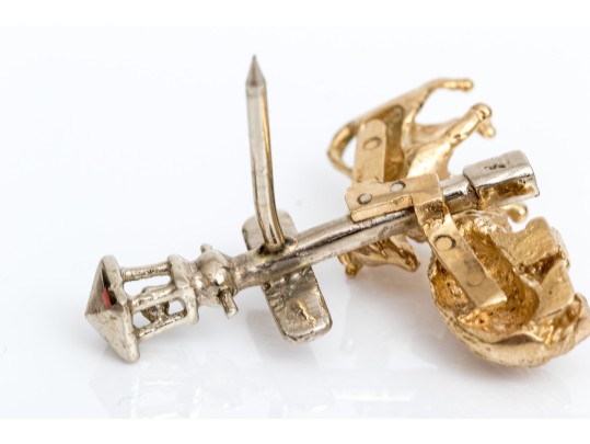 14K Wall Street Bull And Bear Brooch