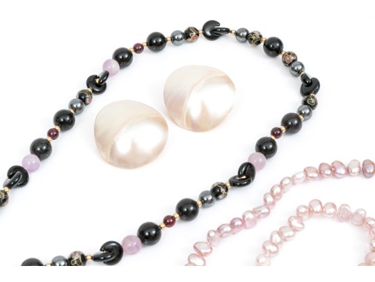 Lot Of Striking Beaded Necklaces Jewelry Including Onyx, Cultured Freshwater Pearl