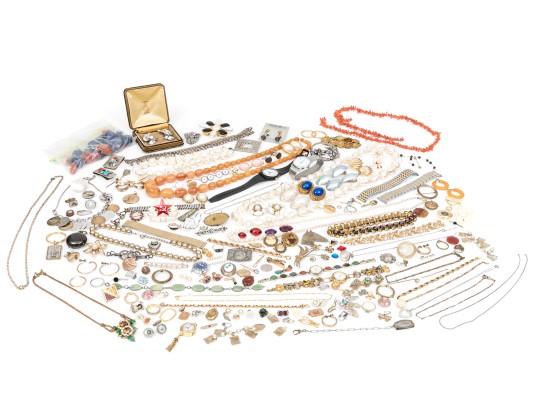 Lot Of Assorted Costume Jewelry Pieces